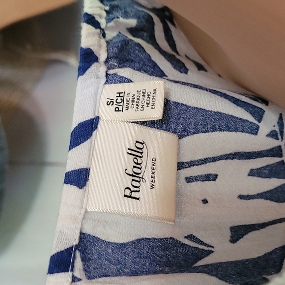 🟢Rafaela Weekend Blue & White Palm Leaf 🍃 Top - Picture 14 of 15